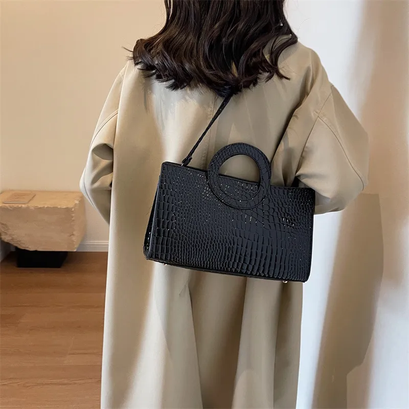 Bolso Grande Textura Cocodrilo - Imagen 4